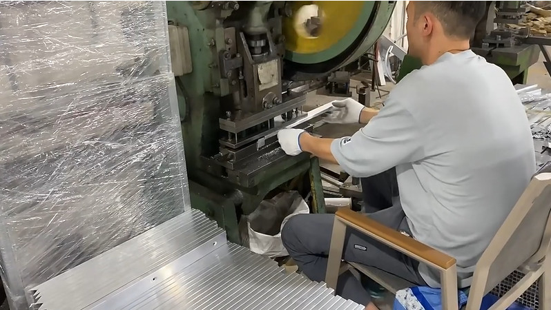 Foshan Woderful furniture Co., Ltd. linha de produção do fabricante